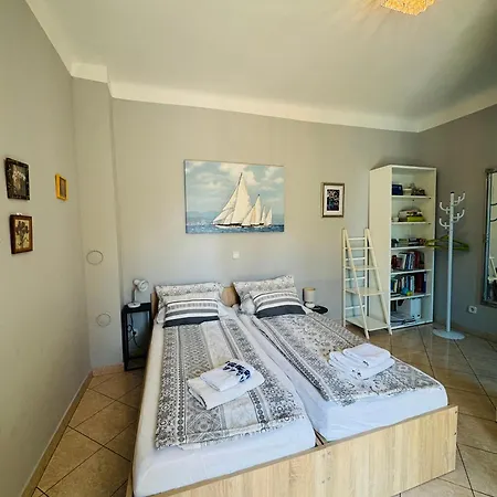 Agatha Apartman *